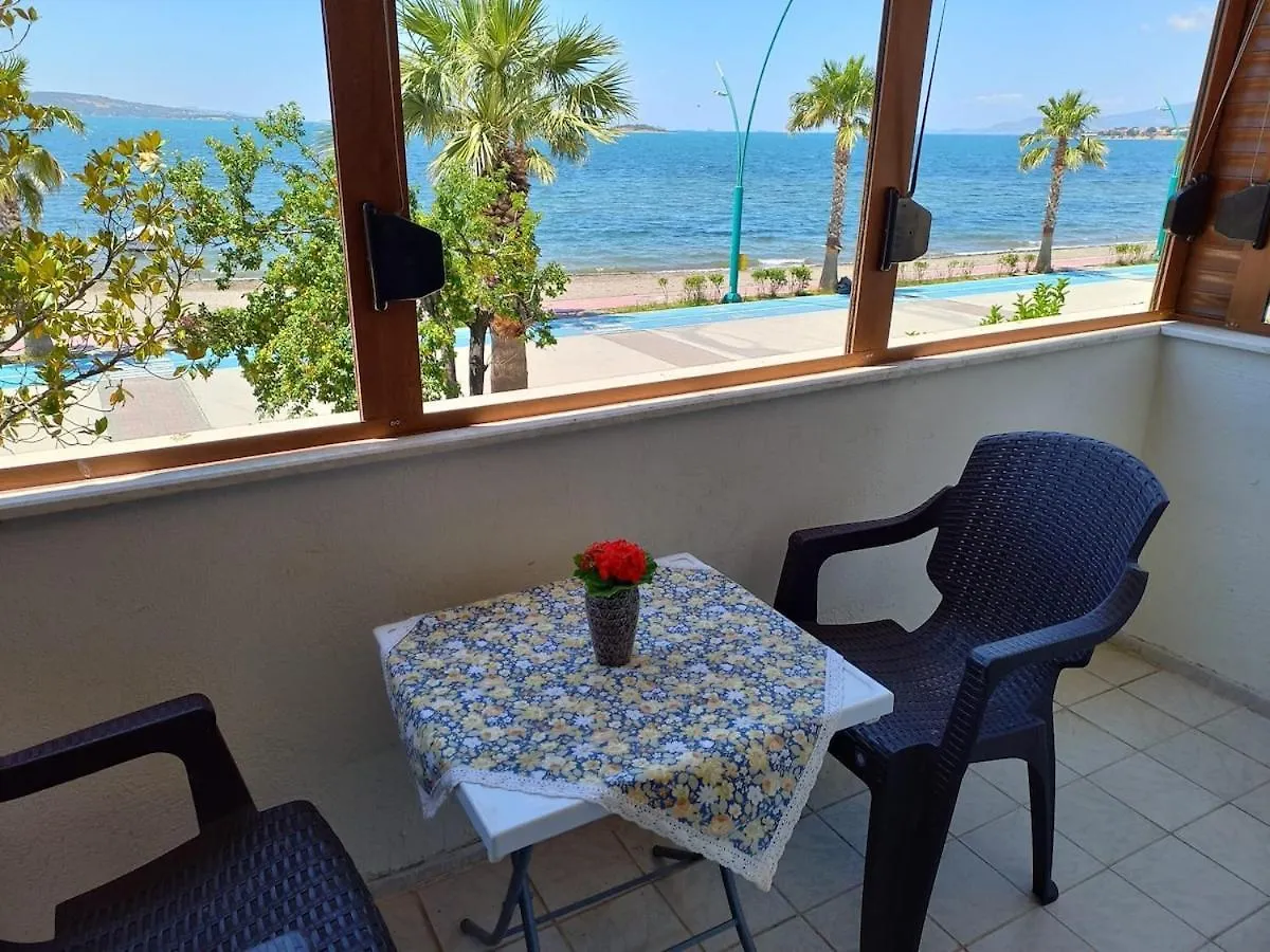 Villa By The Beach With Garden Yenisakran