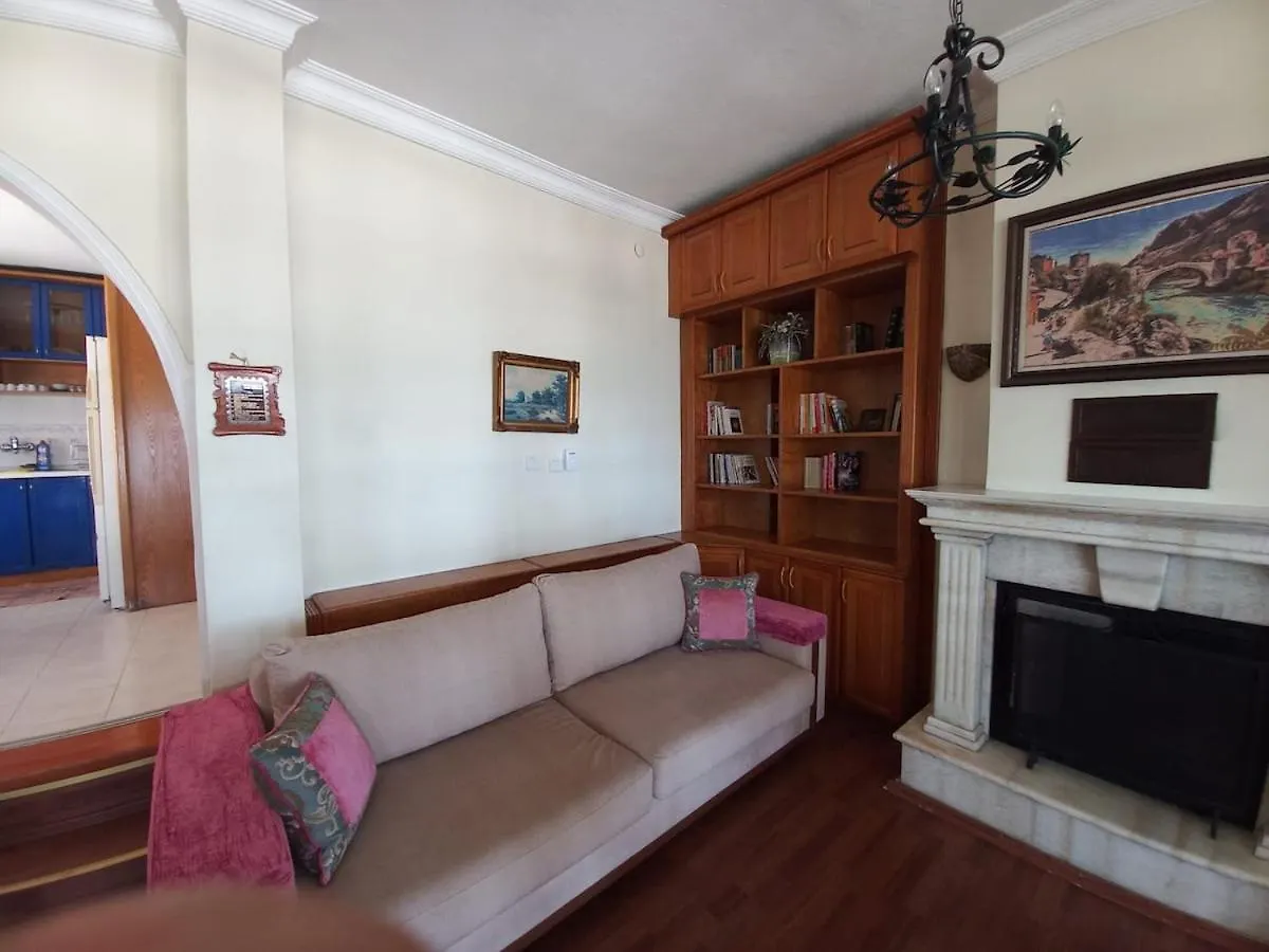 Villa By The Beach With Garden Yenisakran