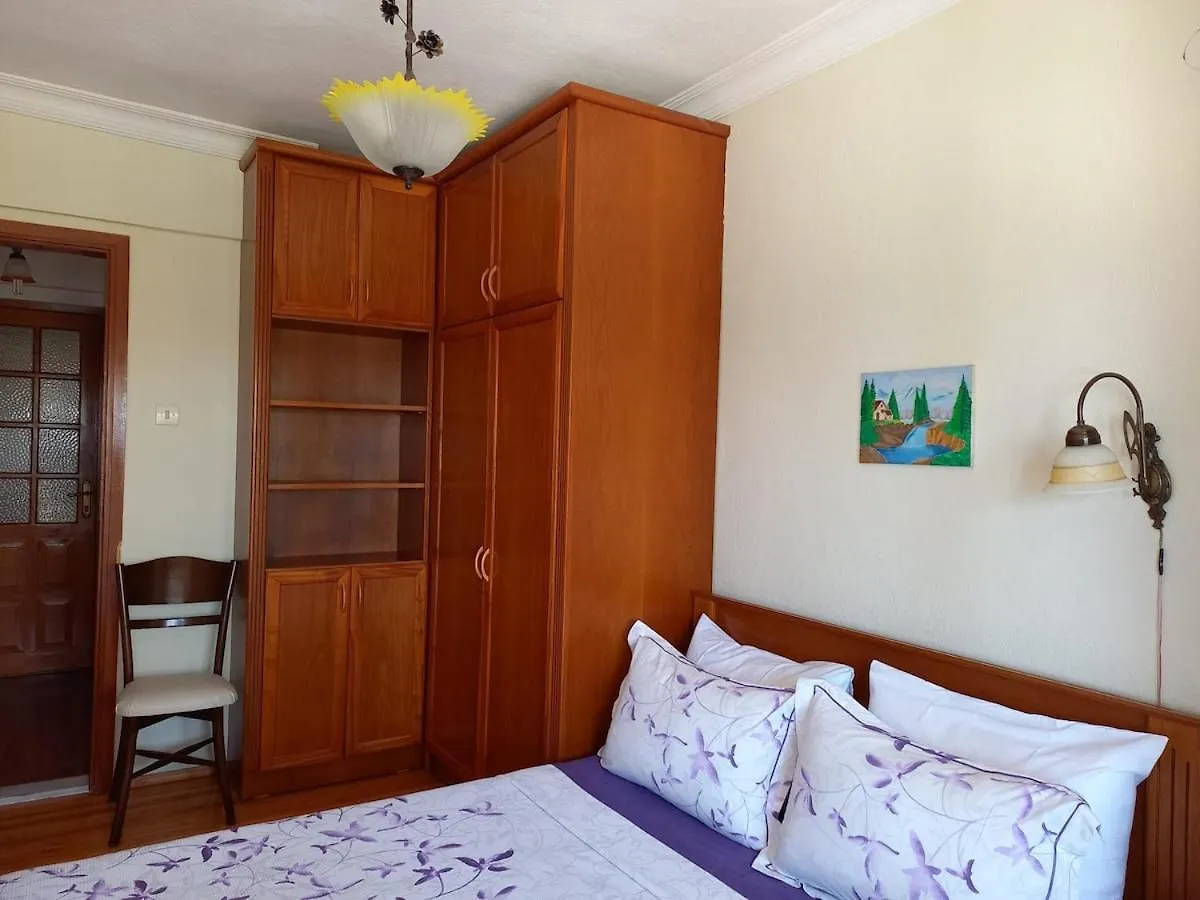 Villa By The Beach With Garden Yenisakran