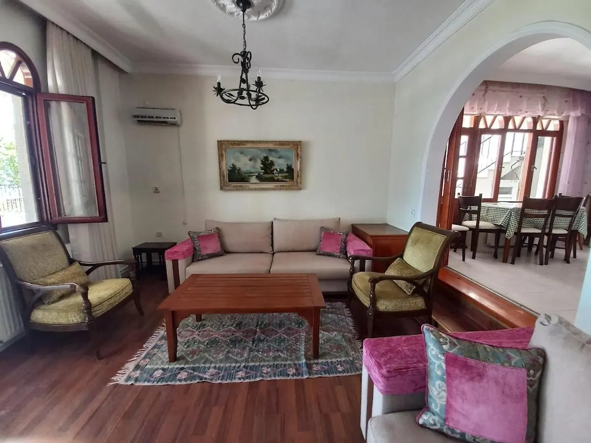 Villa By The Beach With Garden Yenisakran